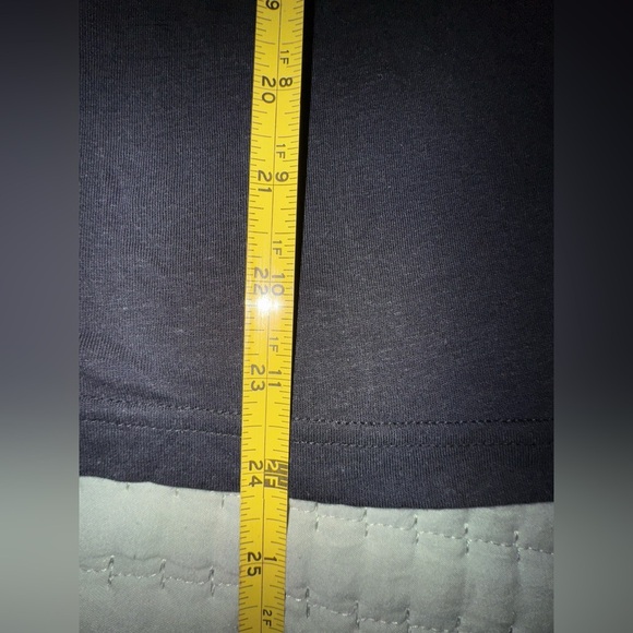 Varley Women’s Black T-Shirt. Size oversized small. EUC. - Picture 8 of 10